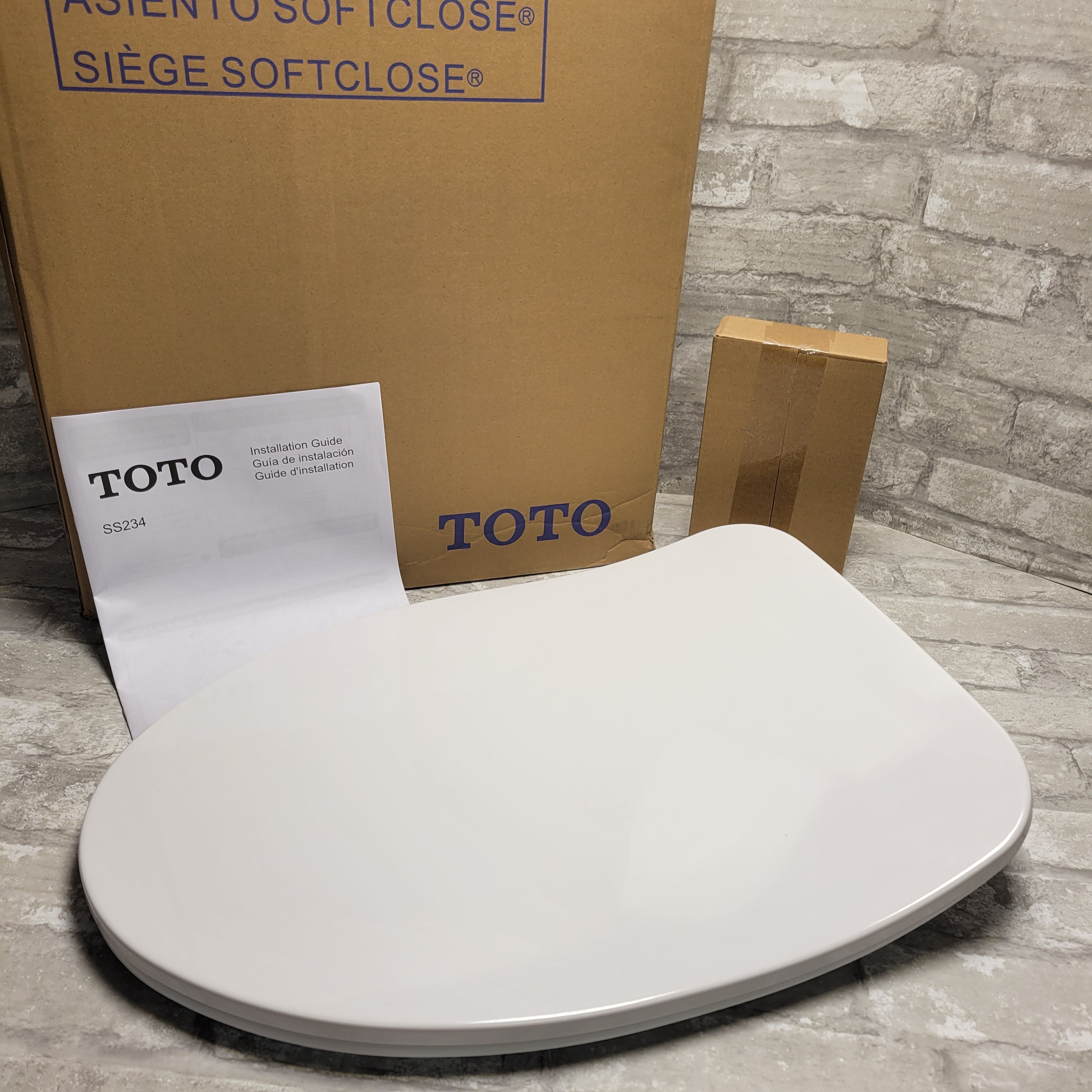 TOTO SS234#01 SoftClose Ultra Slim Toilet Seat and Lid - Cotton White (8127078629614)